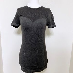 Fabletics Delta Seamless XS top charcoal heather